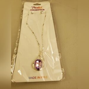 NWOT/NECKLACE/EARRINGS